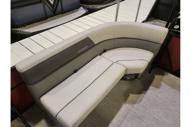 Slide: The Image of Viaggio Lago V20C 2024 - 17