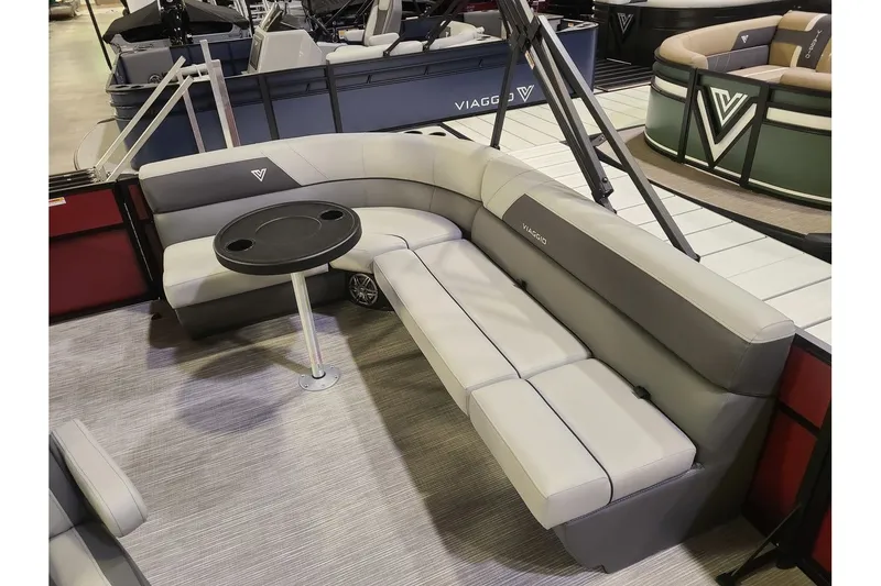 Slide: The Image of Viaggio Lago V20C 2024 - 7