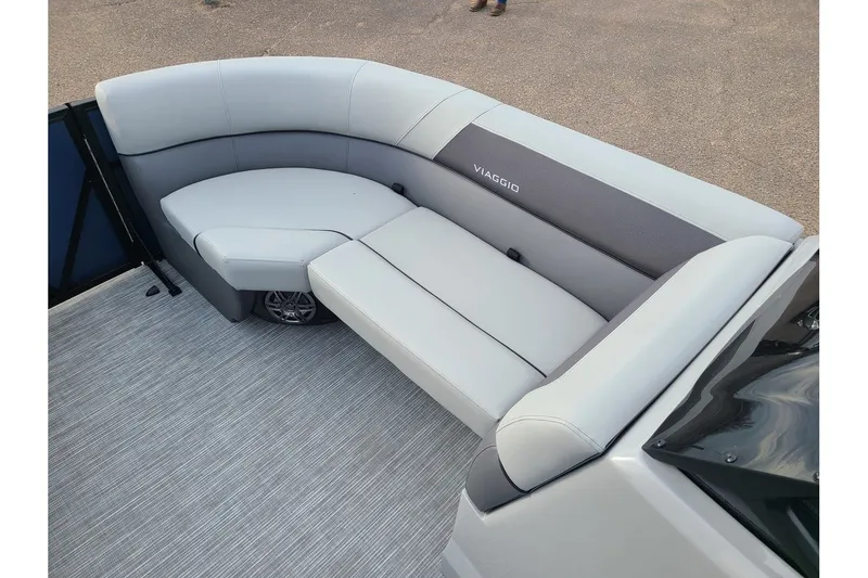 Slide: The Image of Viaggio Lago V20C 2024 - 16