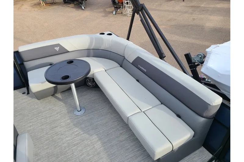 Slide: The Image of Viaggio Lago V20C 2024 - 7