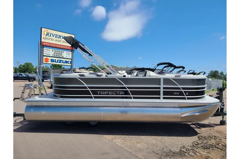 The Image of Trifecta 20RF LE With A 60HP Suzuki Motor 2024 - 1