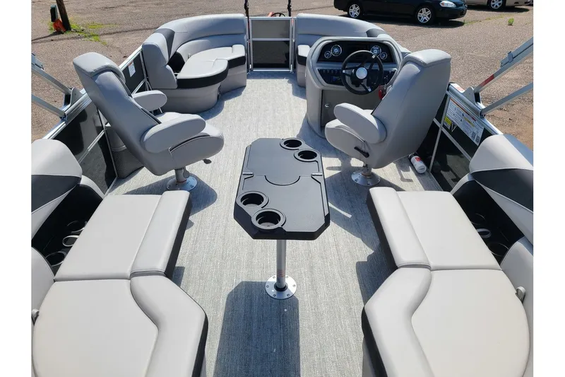 Slide: The Image of Trifecta 20RF LE With A 60HP Suzuki Motor 2024 - 10