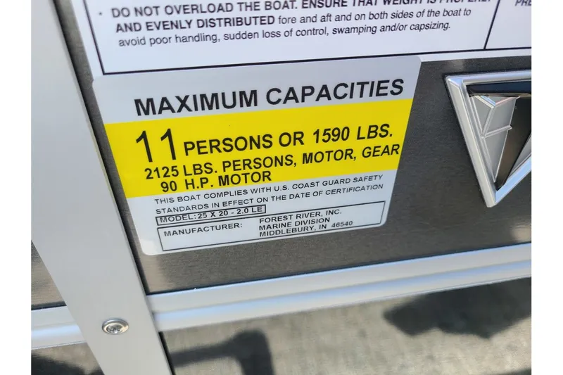 Slide: The Image of Trifecta 20RF LE With A 60HP Suzuki Motor 2024 - 21