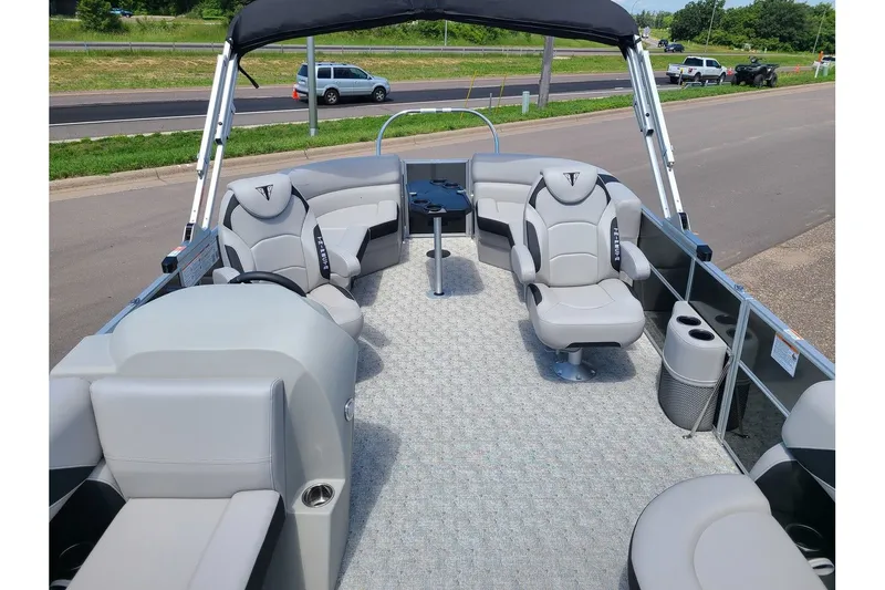 Slide: The Image of Trifecta 20RF LE With A 60HP Suzuki Motor 2024 - 4