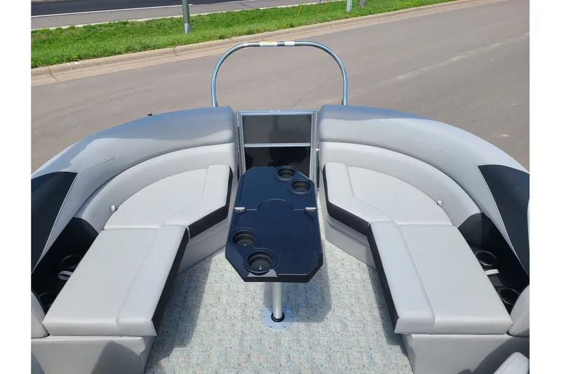 Slide: The Image of Trifecta 20RF LE With A 60HP Suzuki Motor 2024 - 7