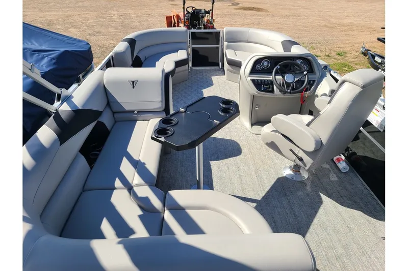 Slide: The Image of Trifecta LE Series 20C2 With A 60HP Suzuki Motor 2024 - 10