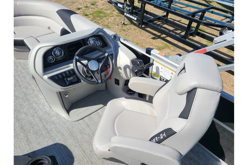 Slide: The Image of Trifecta LE Series 20C2 With A 60HP Suzuki Motor 2024 - 11