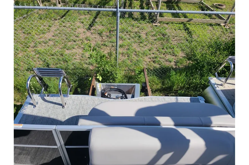 Slide: The Image of Trifecta LE Series 20C2 With A 60HP Suzuki Motor 2024 - 8