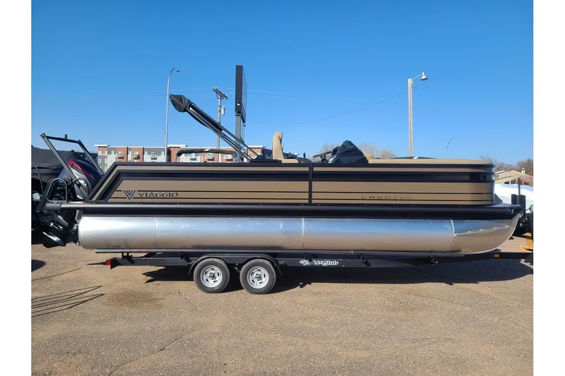 The Image of Viaggio Lago Z 24S Tritoon With A 250HP Suzuki Motor 2024 - 1