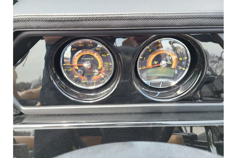 Slide: The Image of Viaggio Lago Z24U Tritoon W/ 250HP Suzuki Motor 2025 - 12