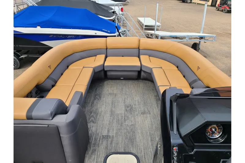 Slide: The Image of Viaggio Lago Z24U Tritoon W/ 250HP Suzuki Motor 2025 - 15