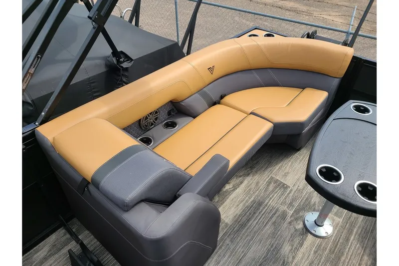 Slide: The Image of Viaggio Lago Z24U Tritoon W/ 250HP Suzuki Motor 2025 - 8