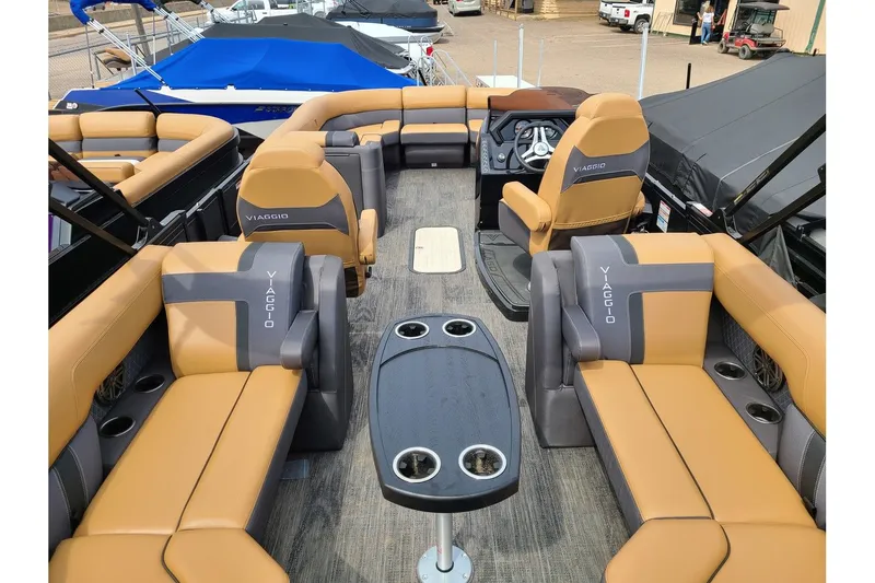 Slide: The Image of Viaggio Lago Z24U Tritoon W/ 250HP Suzuki Motor 2025 - 9