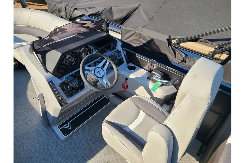 Slide: The Image of Viaggio Lago X20U 2025 - 11