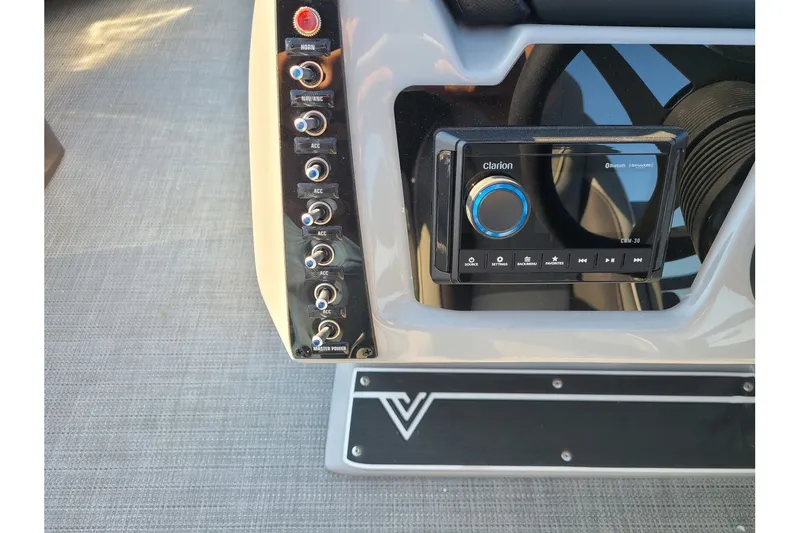 Slide: The Image of Viaggio Lago X20U 2025 - 14