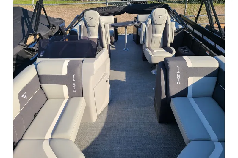 Slide: The Image of Viaggio Lago X20U 2025 - 4