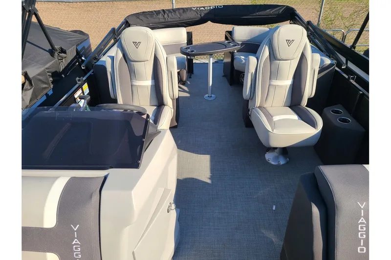 Slide: The Image of Viaggio Lago X20U 2025 - 5