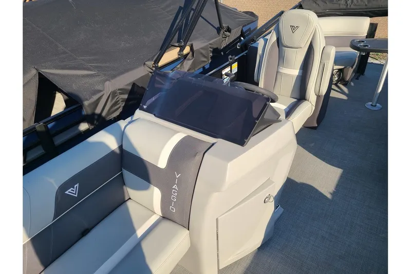 Slide: The Image of Viaggio Lago X20U 2025 - 6