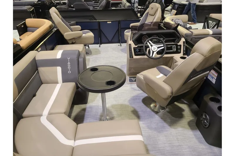 Slide: The Image of Viaggio Lago X20F W/ 115HP Suzuki Motor 2025 - 12