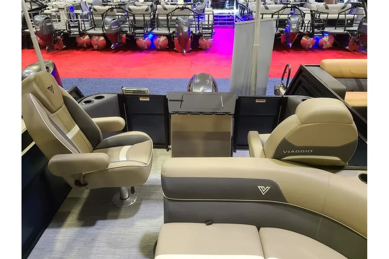 Slide: The Image of Viaggio Lago X20F W/ 115HP Suzuki Motor 2025 - 8