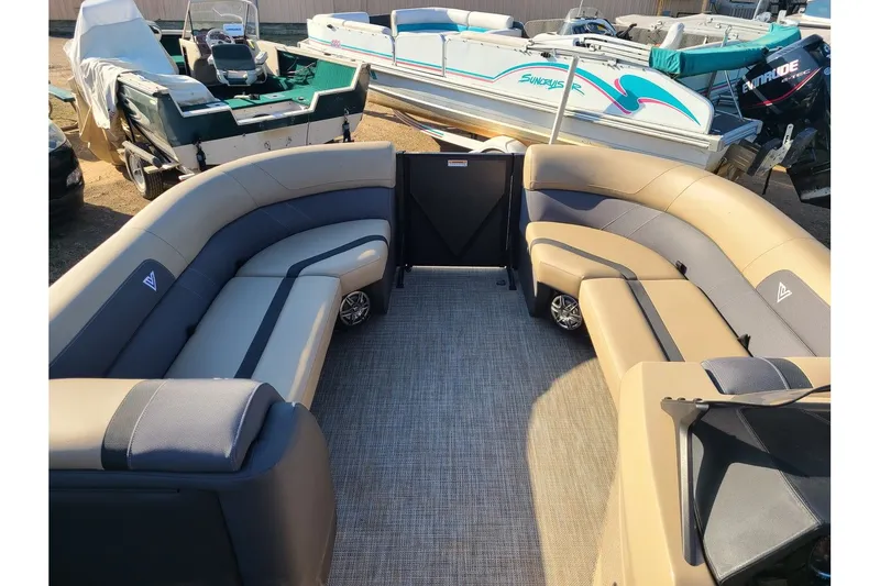 Slide: The Image of Viaggio Lago X22U 2025 - 14