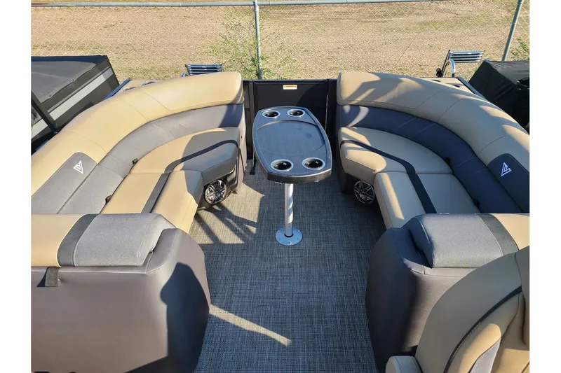 Slide: The Image of Viaggio Lago X22U 2025 - 7