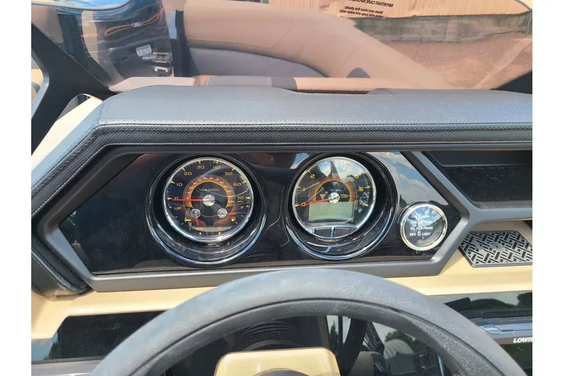 Slide: The Image of Viaggio Lago X20U 2025 - 15