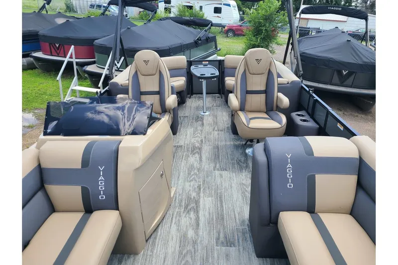 Slide: The Image of Viaggio Lago X20U 2025 - 5