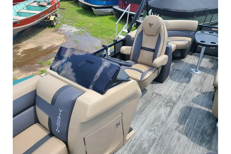 Slide: The Image of Viaggio Lago X20U 2025 - 6