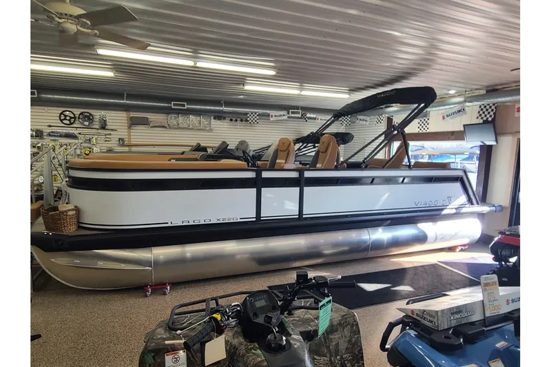 The Image of Viaggio Lago X22Q W/ Suzuki 115HP Stealth Motor 2025 - 1