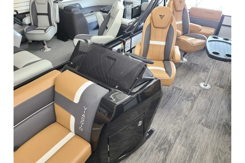 Slide: The Image of Viaggio Lago X22Q W/ Suzuki 115HP Stealth Motor 2025 - 5