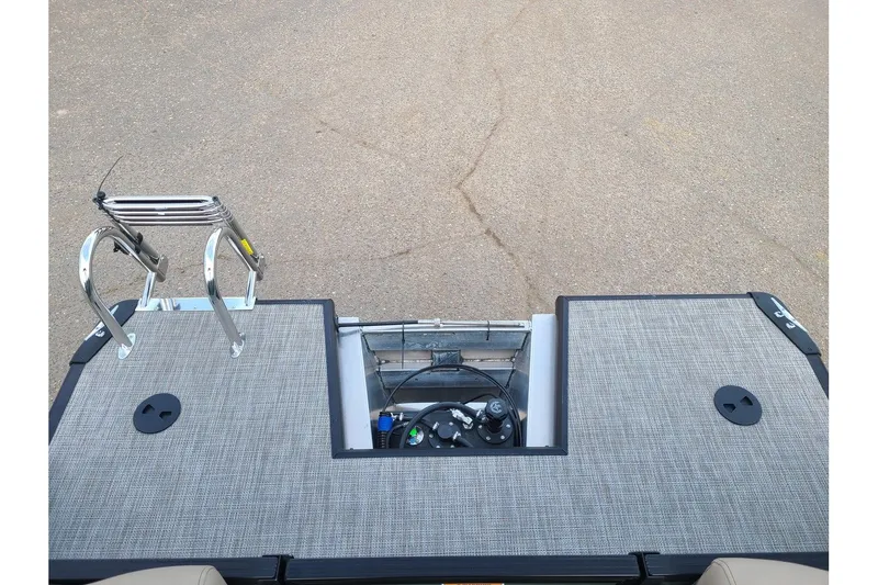 Slide: The Image of Viaggio Lago X-U 22 2025 - 10