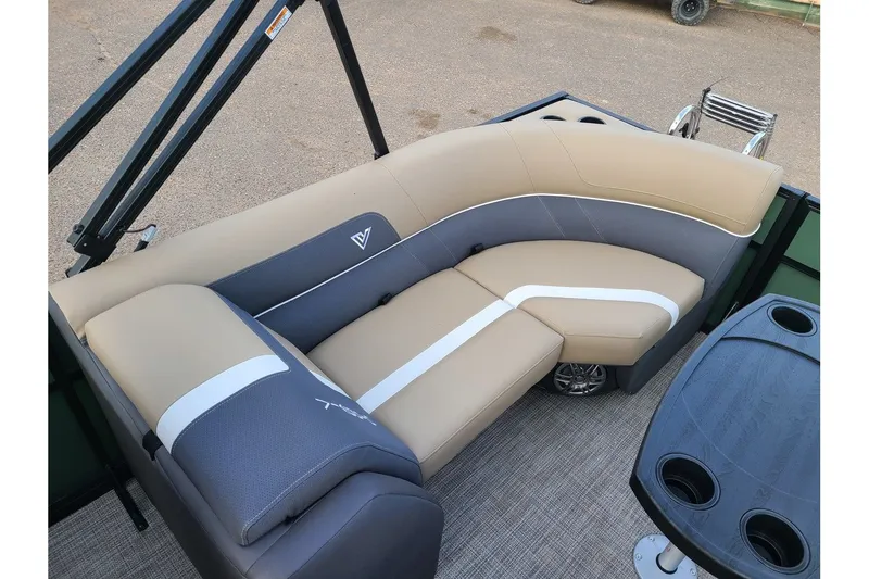 Slide: The Image of Viaggio Lago X-U 22 2025 - 9