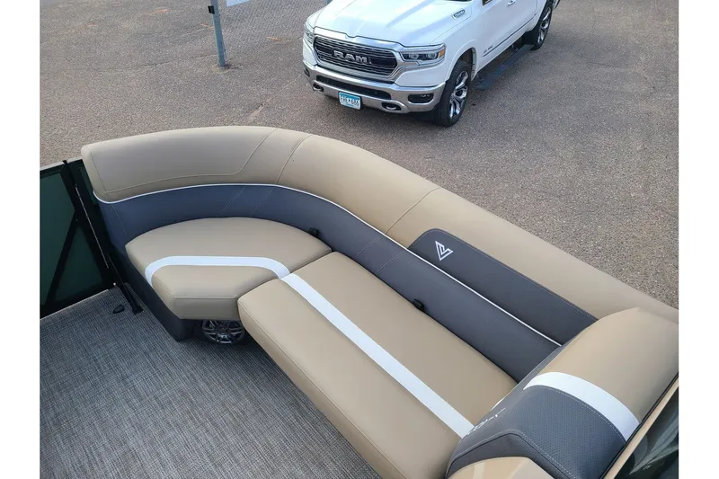 Slide: The Image of Viaggio Lago X22U 2025 - 19