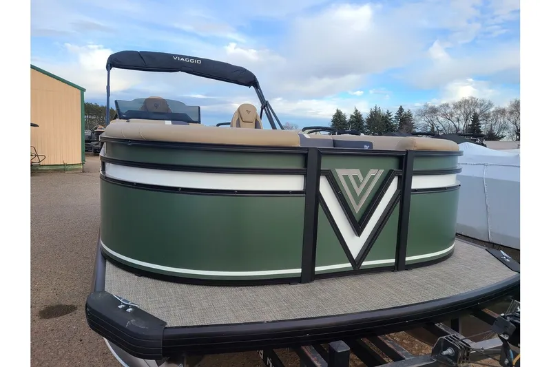 Slide: The Image of Viaggio Lago X22U 2025 - 3