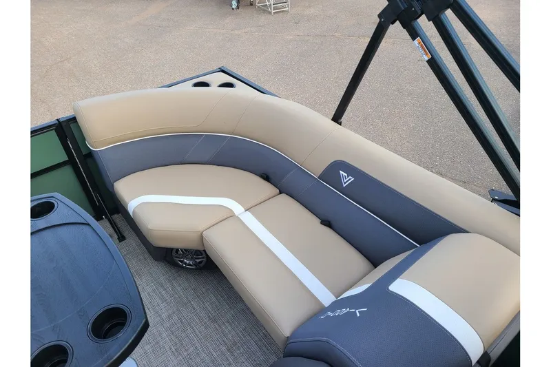 Slide: The Image of Viaggio Lago X22U 2025 - 8