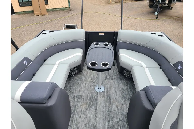 Slide: The Image of Viaggio Lago X22U Tritoon 2025 - 11