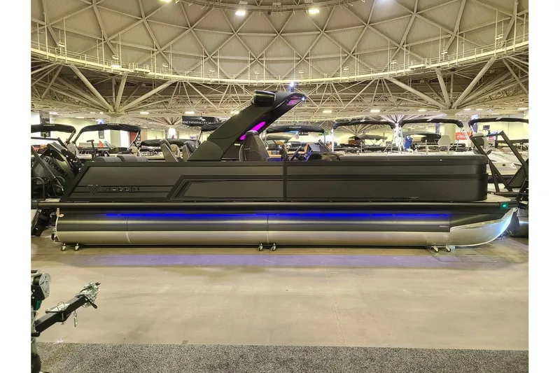 The Image of Viaggio Diamante 26Q W/ A Dual Prop 350HP Suzuki Motor 2025 - 1