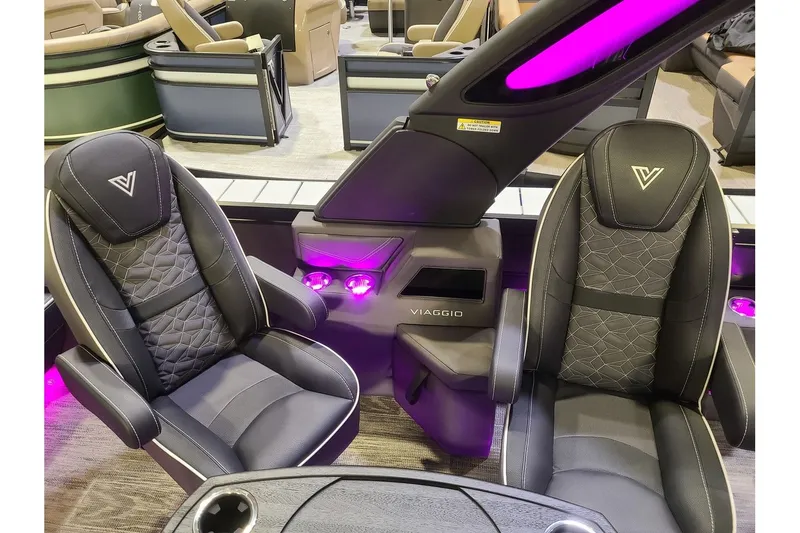 Slide: The Image of Viaggio Diamante 26Q W/ A Dual Prop 350HP Suzuki Motor 2025 - 11