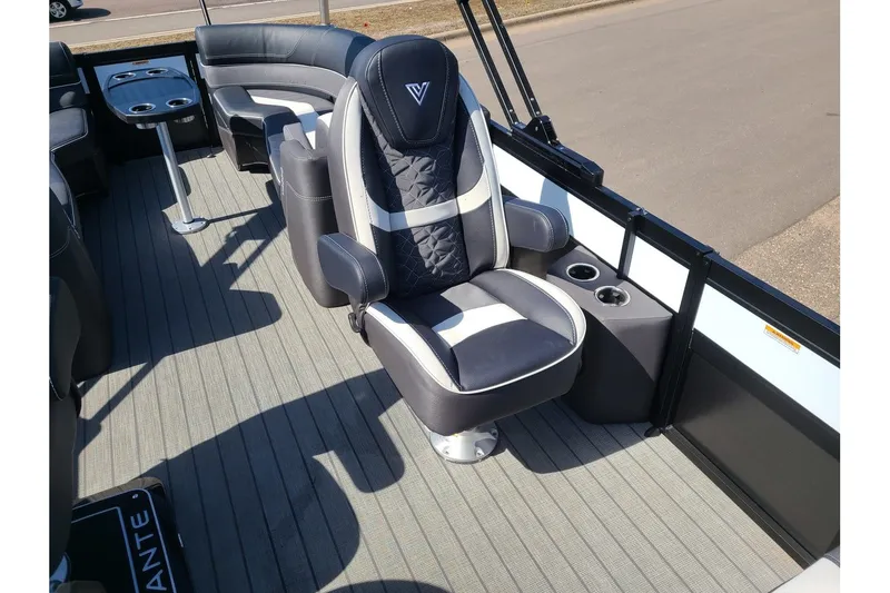 Slide: The Image of Viaggio Diamante 26U W/ Suzuki 350HP Stealth Motor & Trailer 2025 - 12