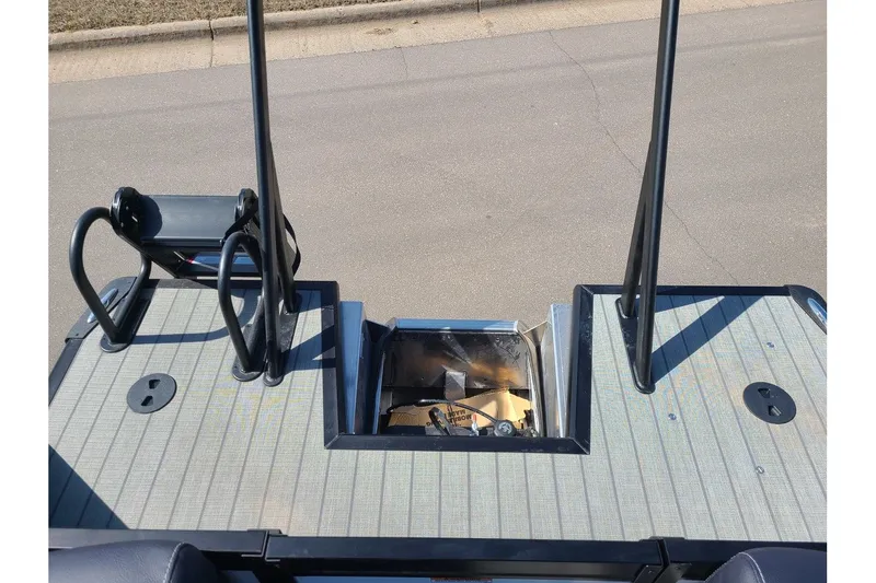 Slide: The Image of Viaggio Diamante 26U W/ Suzuki 350HP Stealth Motor & Trailer 2025 - 16