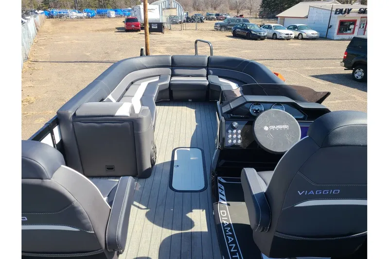 Slide: The Image of Viaggio Diamante 26U W/ Suzuki 350HP Stealth Motor & Trailer 2025 - 18