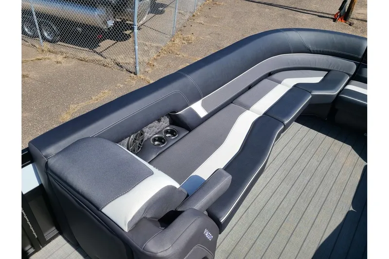 Slide: The Image of Viaggio Diamante 26U W/ Suzuki 350HP Stealth Motor & Trailer 2025 - 26