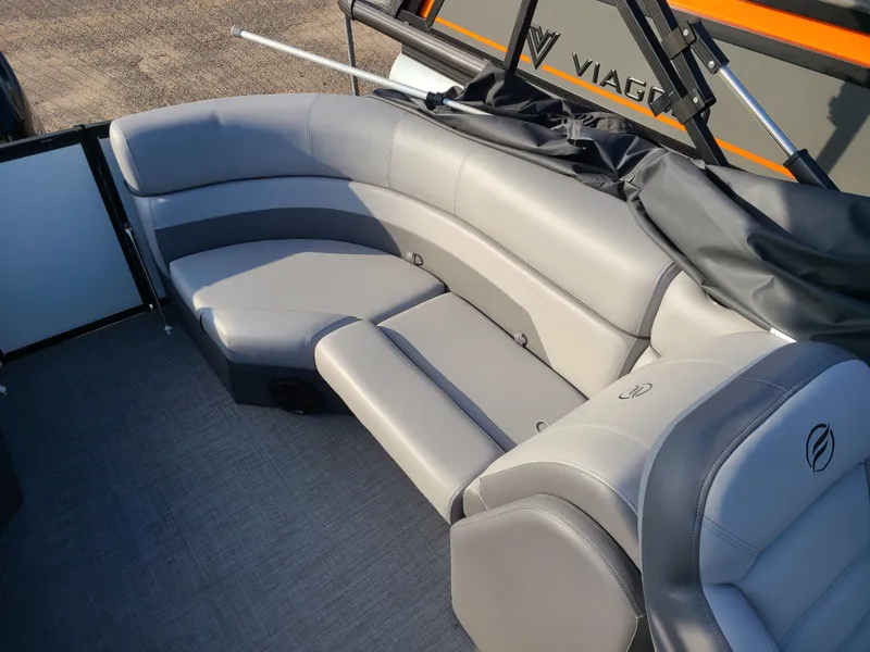 Slide: The Image of Flagship Endurance E22CU Sportoon W/ Suzuki 200HP Motor Demo Pontoon 2026 - 11