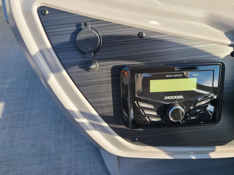 Slide: The Image of Flagship Endurance E22CU Sportoon W/ Suzuki 200HP Motor Demo Pontoon 2026 - 16