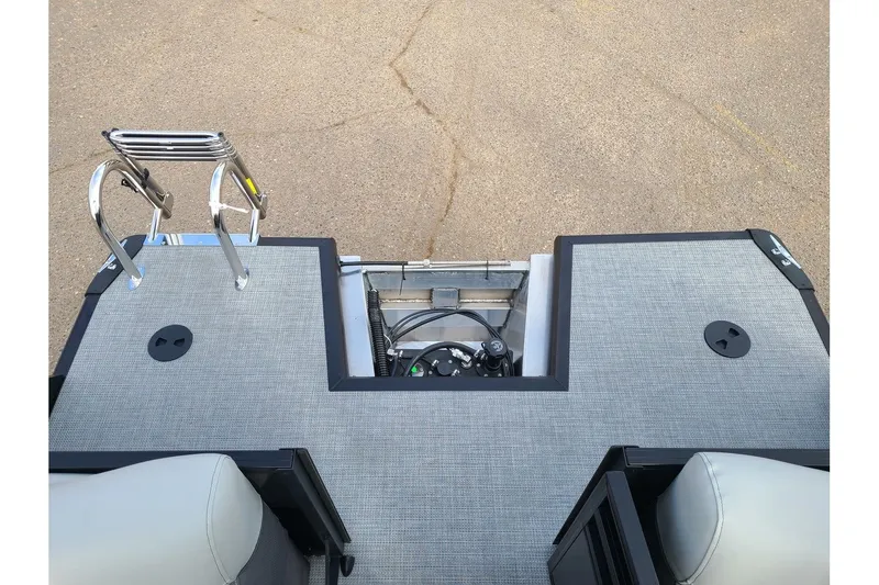 Slide: The Image of Viaggio Lago X-U 22 2025 - 11