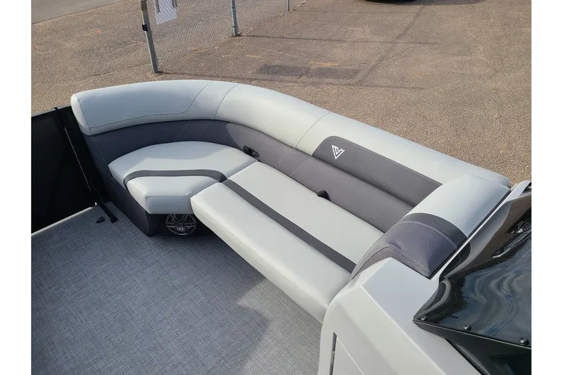 Slide: The Image of Viaggio Lago X-U 22 2025 - 19