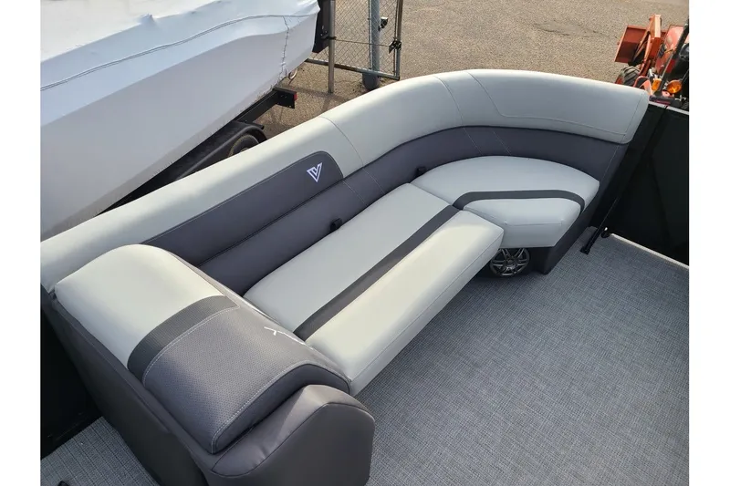 Slide: The Image of Viaggio Lago X-U 22 2025 - 20