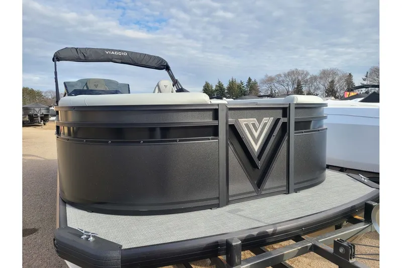 Slide: The Image of Viaggio Lago X-U 22 2025 - 3