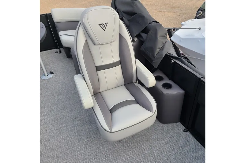 Slide: The Image of Viaggio Lago X-U 22 2025 - 6